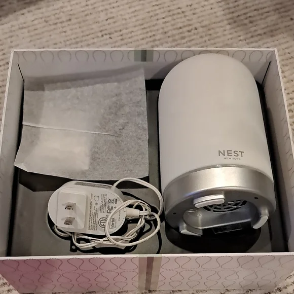 NEST Fragrances White and Silver Diffuser - Picture 2 of 9
